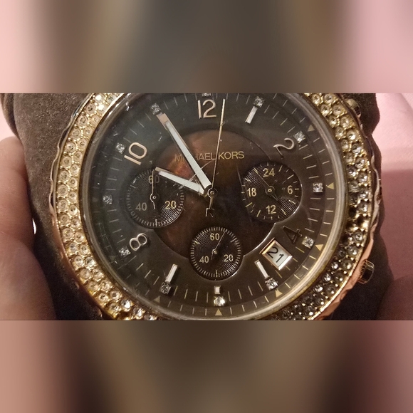 Michael Kors Gold and Tortoise Shell Watch - Picture 3 of 12